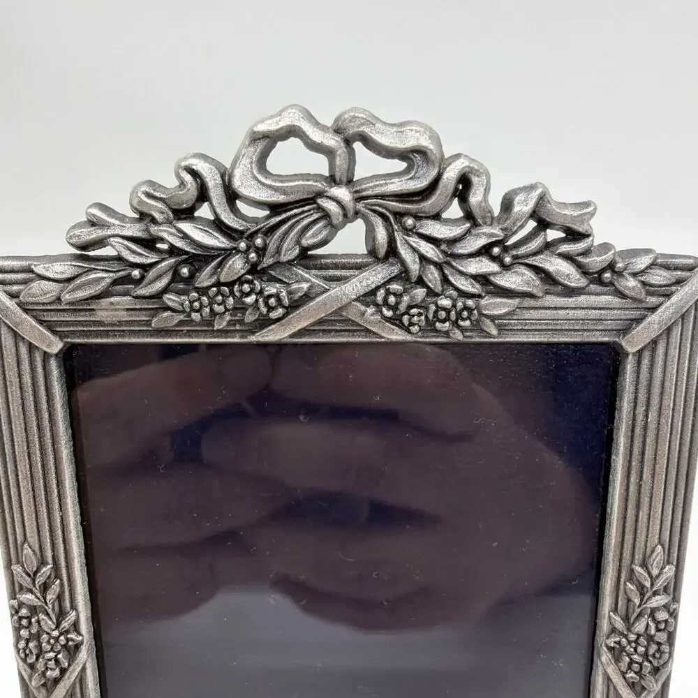 Unbranded pewter metal